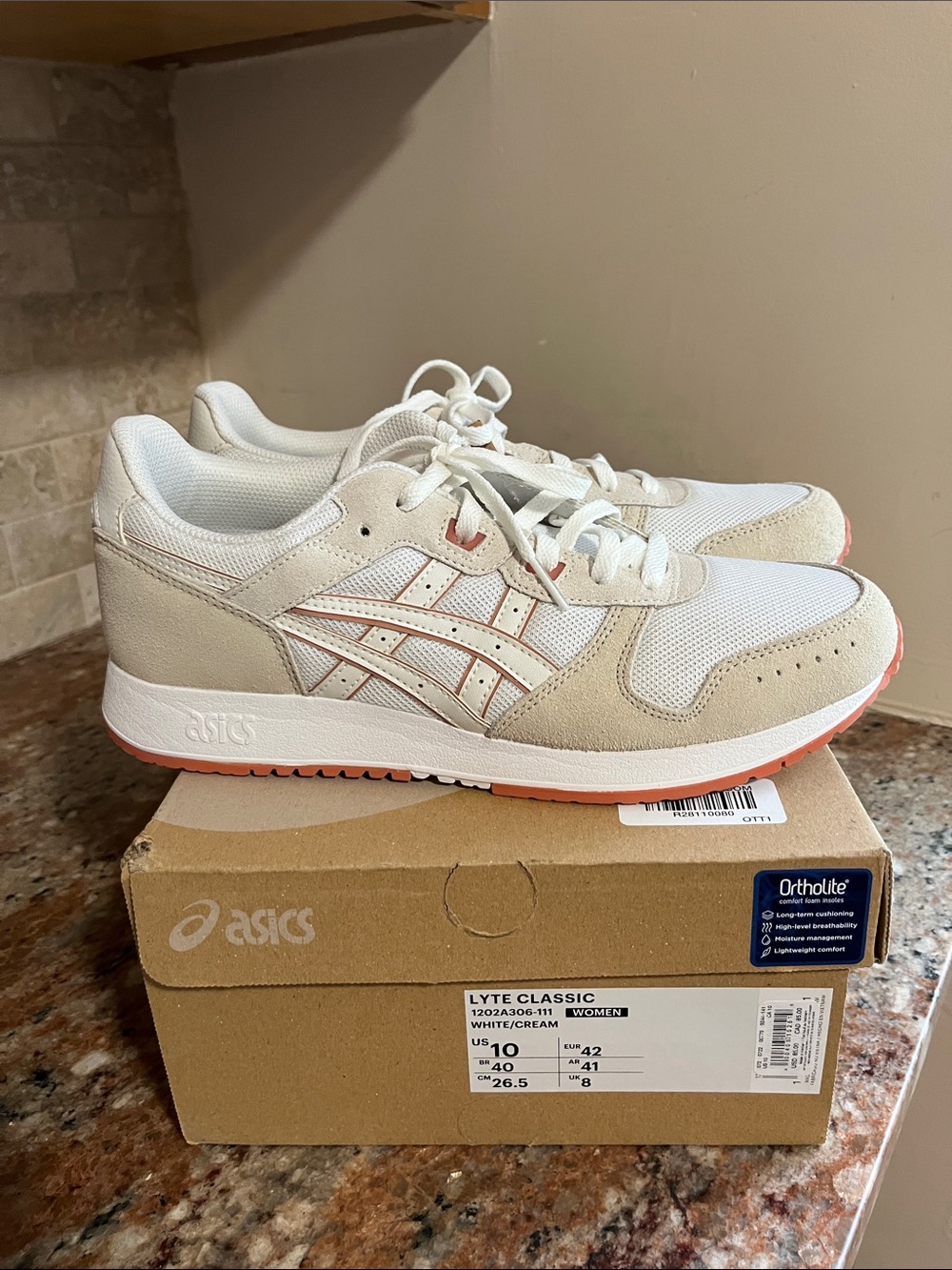 ASICS Lyte Classic - Picture 7 of 9